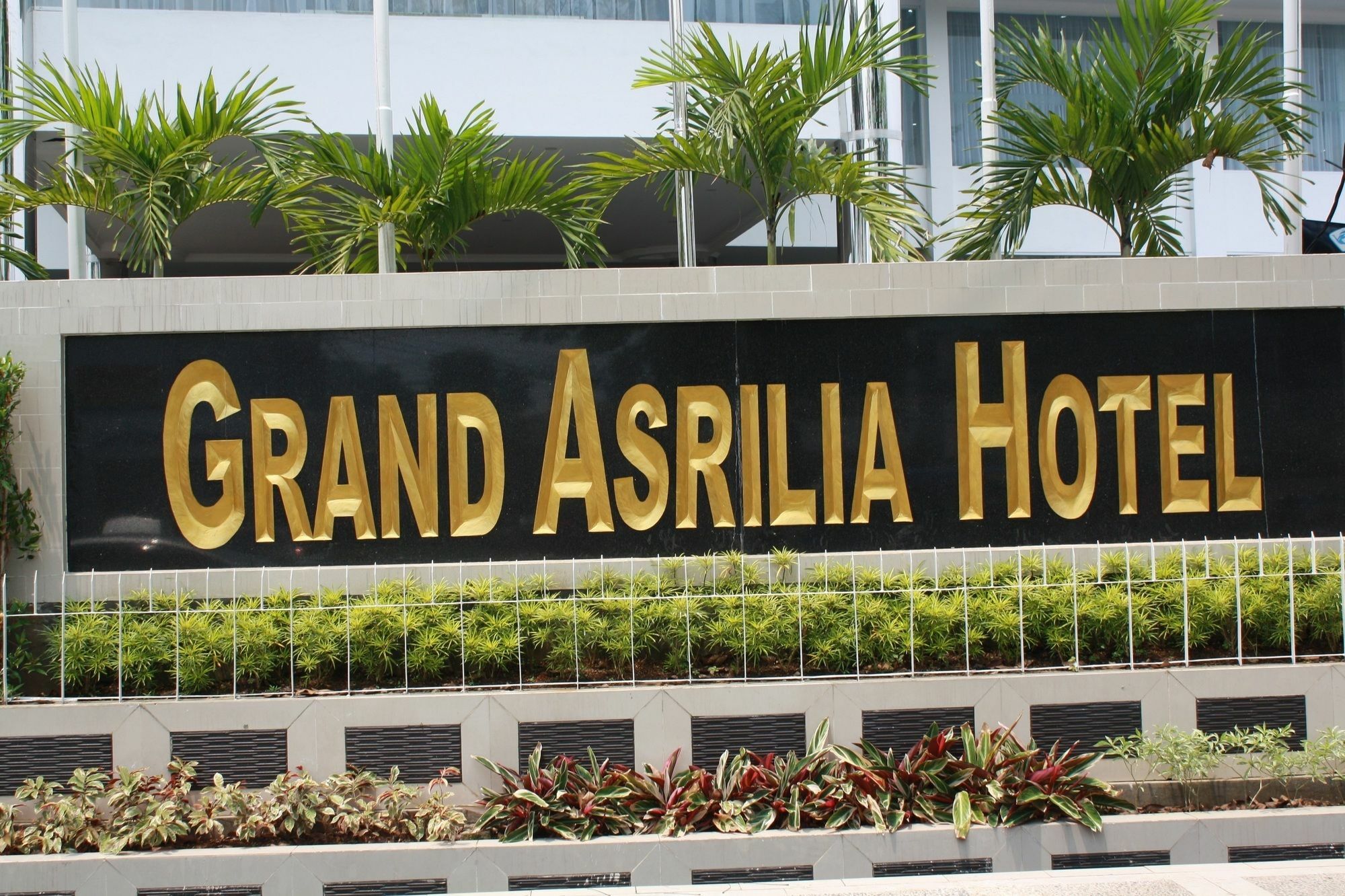 בנדונג Grand Asrilia Hotel מראה חיצוני תמונה