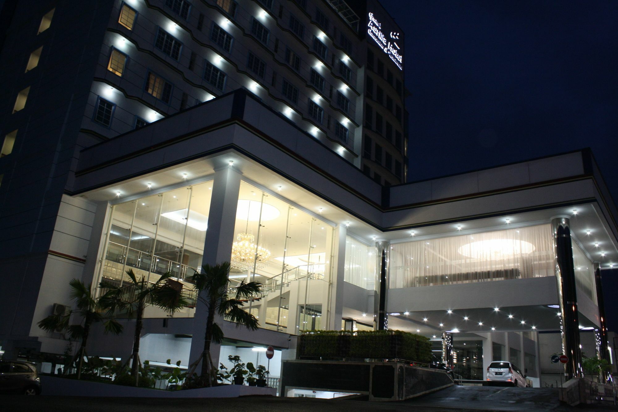בנדונג Grand Asrilia Hotel מראה חיצוני תמונה