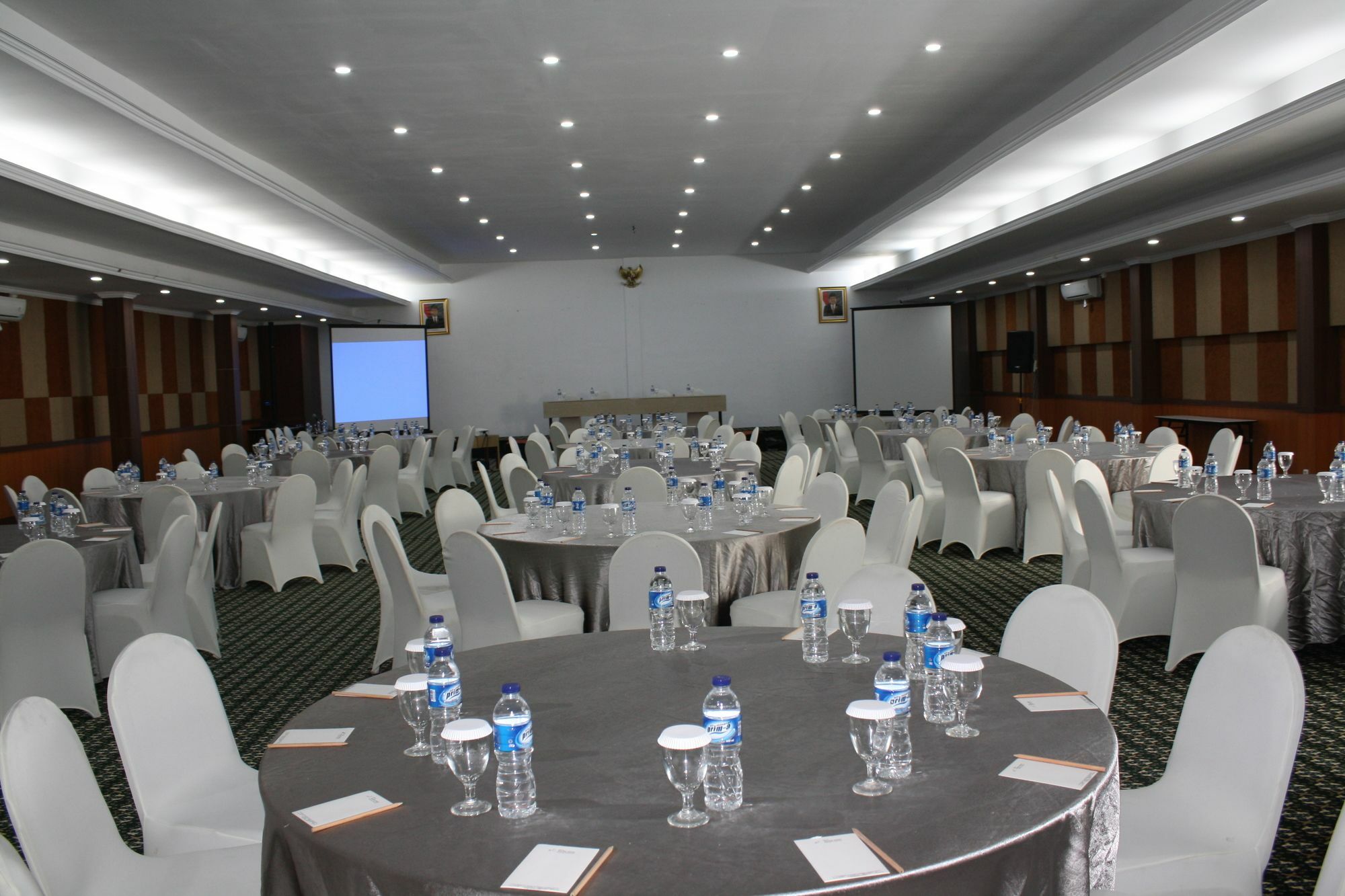 בנדונג Grand Asrilia Hotel מראה חיצוני תמונה